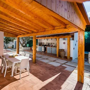 https://villa-vignazza.sicilyhotelsitaly.net
